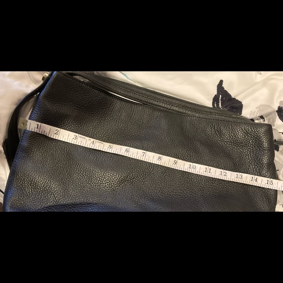 Calvin Klein Large,Buttery, Soft Leather Purse-EUC-Beautiful, Classic yet Modern - Picture 9 of 16